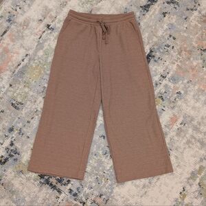 Like New! Lou & Grey Ribbed Wide Leg Cropped Pants